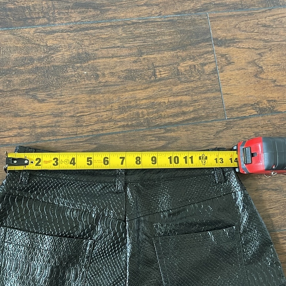 NWT PRETTYLITTLETHING Black croc embossed split hem pants SZ 6 - Picture 10 of 10